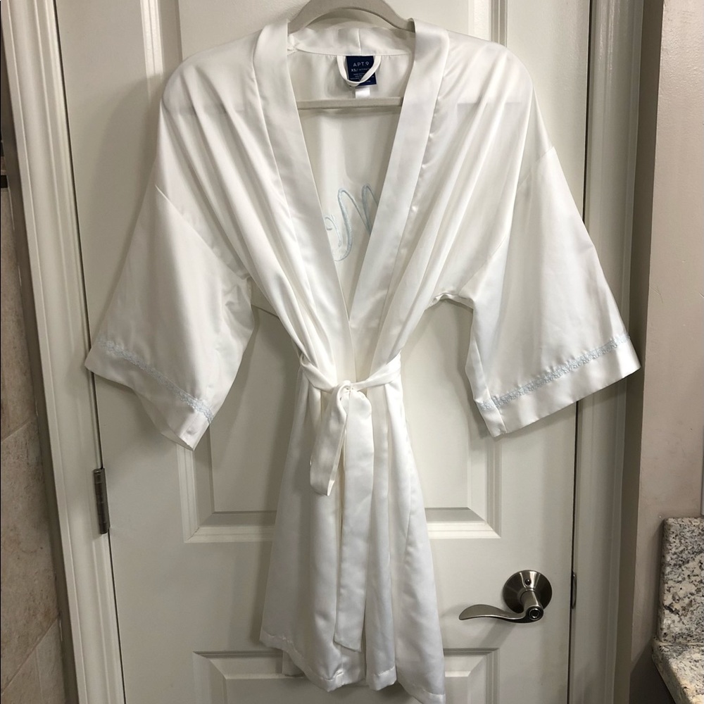 Mrs. White Satin Robe - Picture 3 of 7